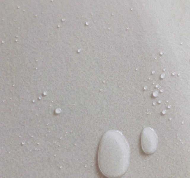 セルフ接着剤のあるケンブレラ