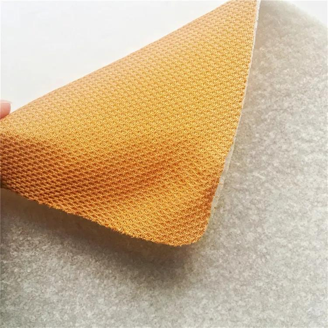 Sponeで積層された布