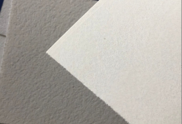 セルフ接着剤のあるケンブレラ