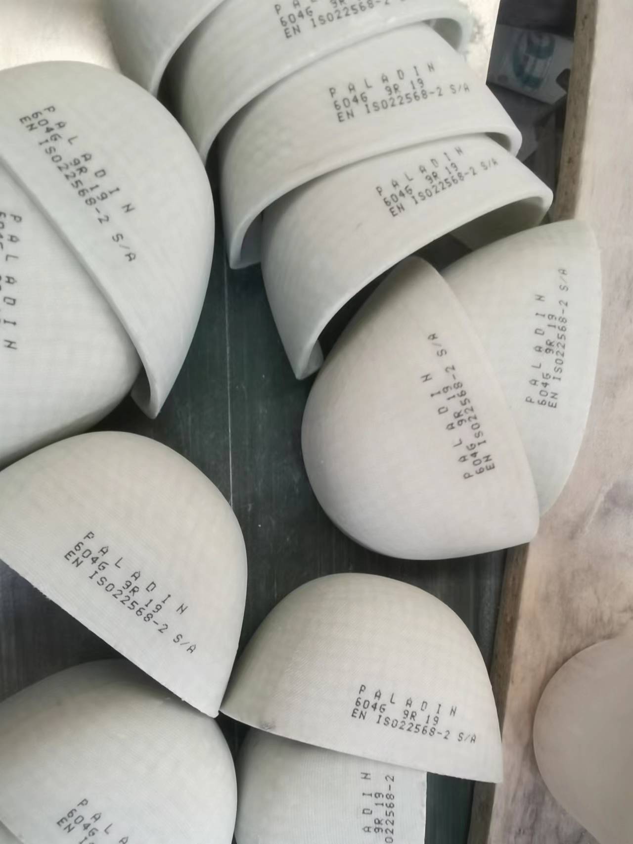 200 J en ISO22568標準グラスファイバートーキャップモデル604g作業ブーツ用